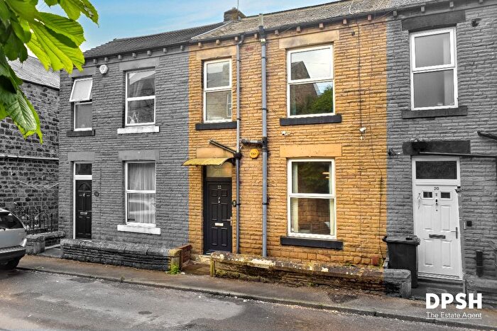 2 Bedroom Terraced House For Sale In Oaks Road, Soothill, Batley, WF17
