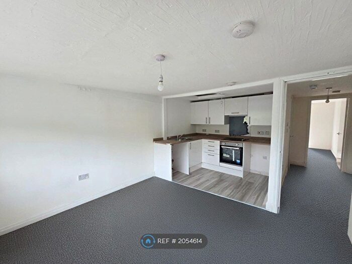 1 Bedroom Flat To Rent In Weavers Cottages, Congleton, CW12