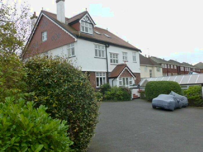 Flat To Rent In Grosvenor Road, Southport., PR8