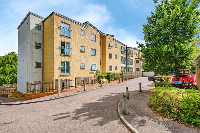 2 Bedroom Apartment For Sale In Bury Road, Hemel Hempstead, HP1