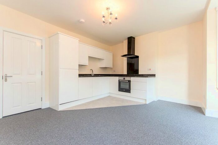 3 Bedroom Flat To Rent In St. Albans Road, Watford, WD24