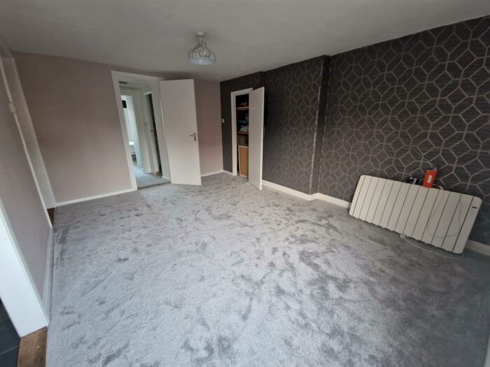 2 Bedroom Flat To Rent In Anna Court, Harleston, IP20