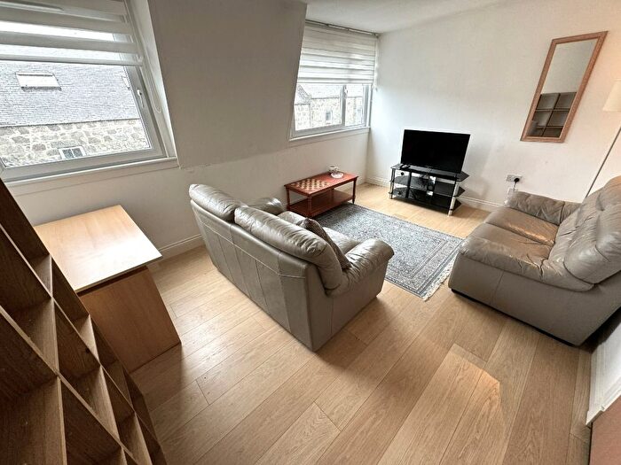 3 Bedroom Flat To Rent In Richmond Street, Rosemount, Aberdeen, AB25
