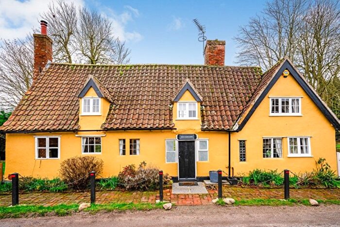3 Bedroom Cottage For Sale In Brookside, Lower Green, Denston, Newmarket, Suffolk, CB8