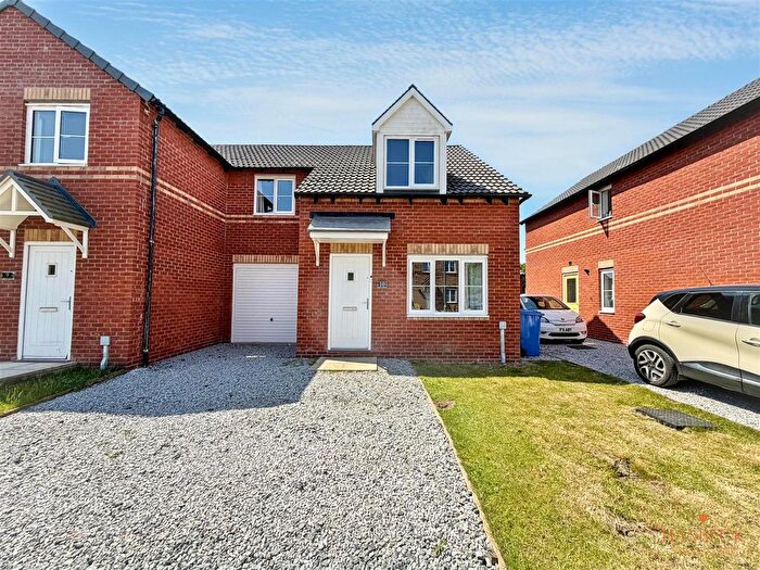 3 Bedroom Semi-Detached House For Sale In Mason Avenue, Hull, HU6