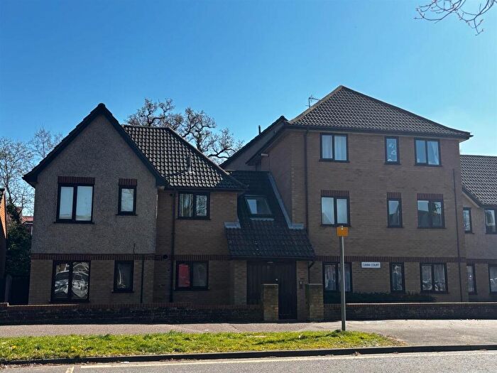 1 Bedroom Flat For Sale In Cavan Court, Hatfield, AL10