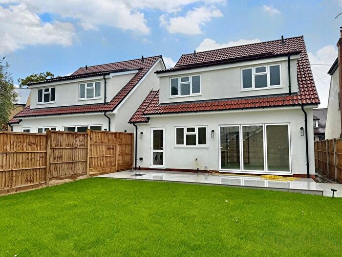 4 Bedroom Detached House For Sale In Berry Lane, Langdon Hills, SS16