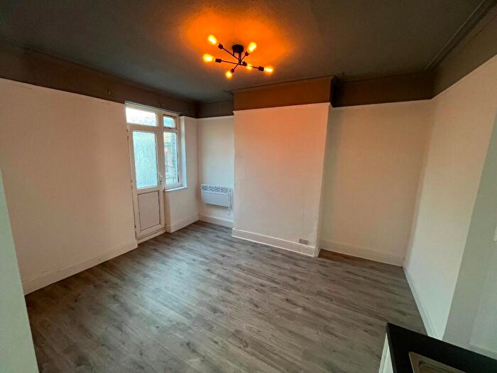 2 Bedroom Flat To Rent In The Polygon, Southampton, SO15