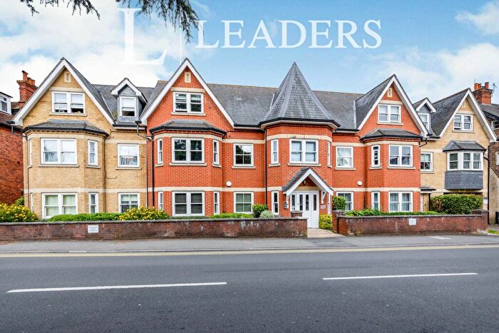 2 Bedroom Flat To Rent In Chestnut House, York Road, GU1