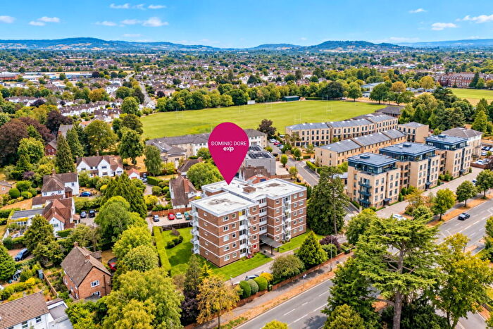 2 Bedroom Apartment For Sale In Lansdown Road, Cheltenham, GL51