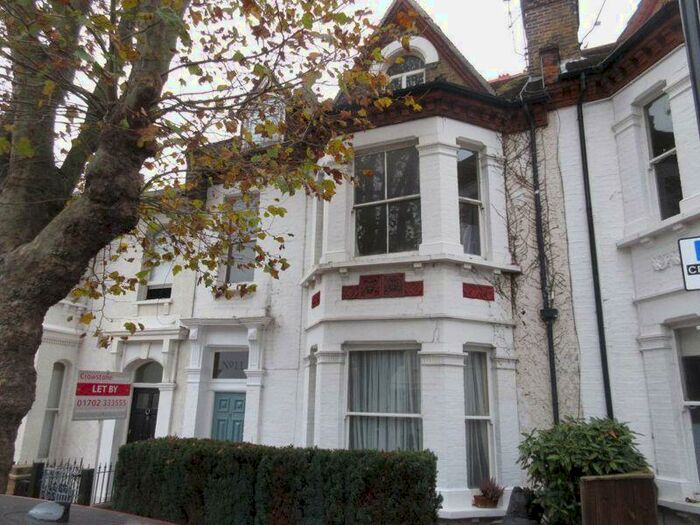 1 Bedroom Flat To Rent In Marine Avenue, Westcliff-On-Sea, SS0