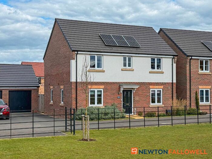 4 Bedroom Detached House For Sale In Anderby Close, Fernwood, NG24