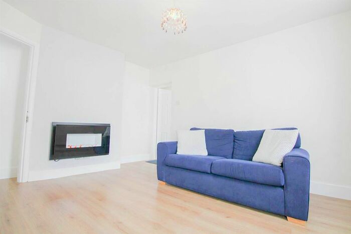 2 Bedroom Maisonette To Rent In Canterbury Street, Gillingham, ME7