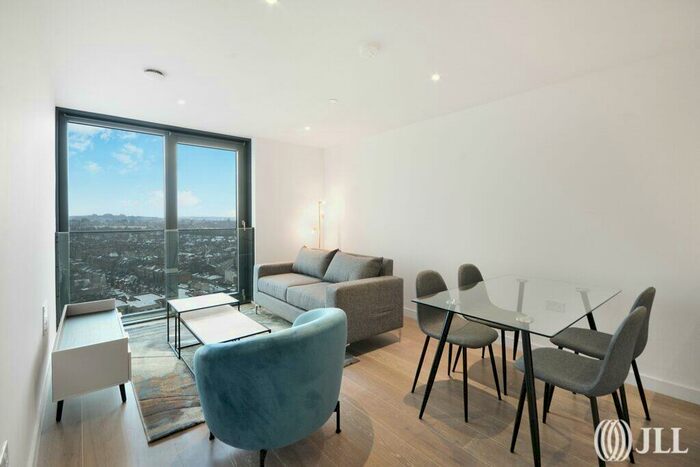 2 Bedroom Apartment To Rent In City North Place London, N4