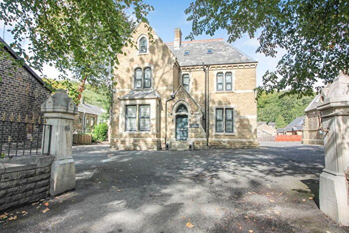 2 Bedroom Flat To Rent In The Cloisters, Bacup Road, Rossendale, BB4