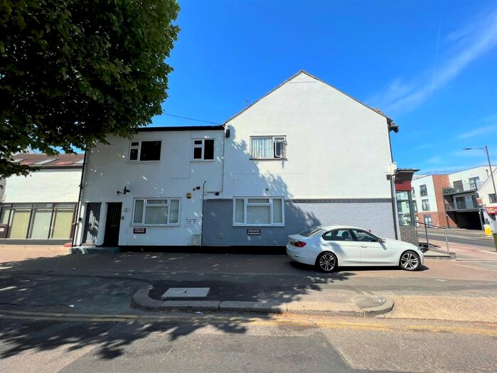 1 Bedroom Flat To Rent In London Road, Leigh-On-Sea, SS9