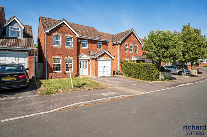 4 Bedroom Detached House For Sale In Warrener Close, Groundwell, Swindon, SN25