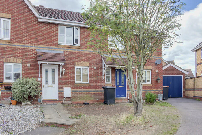 2 Bedroom Terraced House To Rent In Bluebell Close, Southfield Park, MK42