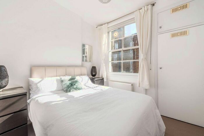 1 Bedroom Flat To Rent In Pembridge Road, Notting Hill Gate, London, W11