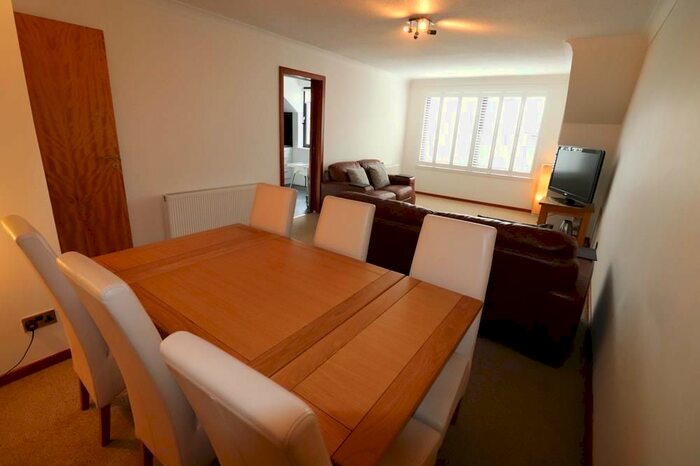 3 Bedroom Flat To Rent In Craigieburn, Aberdeen, AB15
