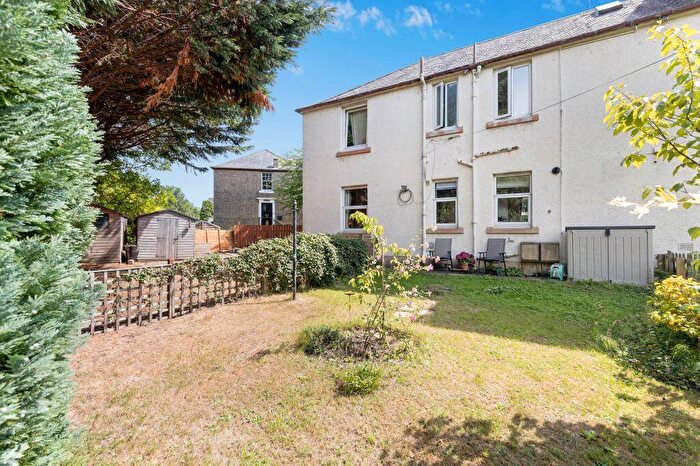2 Bedroom Flat For Sale In The Green, Davidsons Mains Edinburgh, EH4