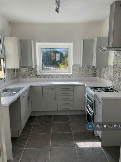 3 Bedroom Terraced House To Rent In Millwood Street, Swansea, SA5