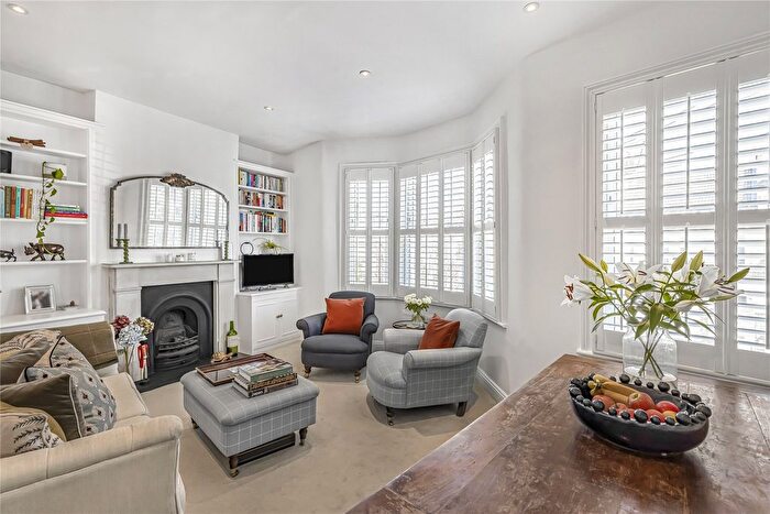 2 Bedroom Flat For Sale In Glenrosa Street, Fulham, London, SW6