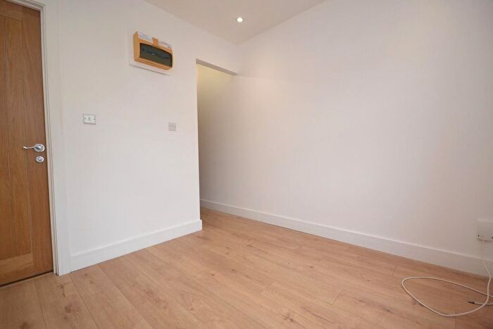 1 Bedroom Flat To Rent In Elm Park Road, Reading, RG30