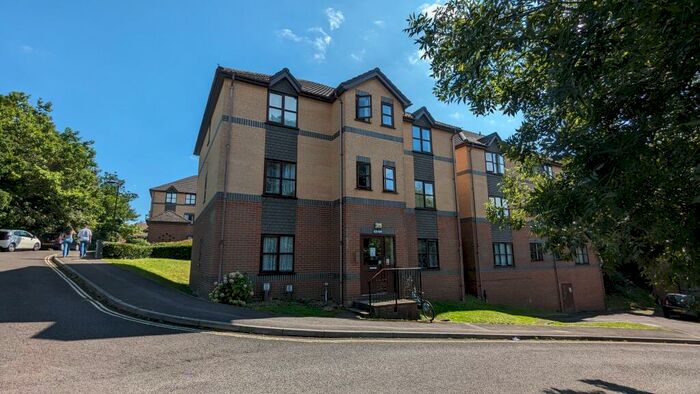 1 Bedroom Flat To Rent In Briarswood, Winchester Road, Southampton, SO16