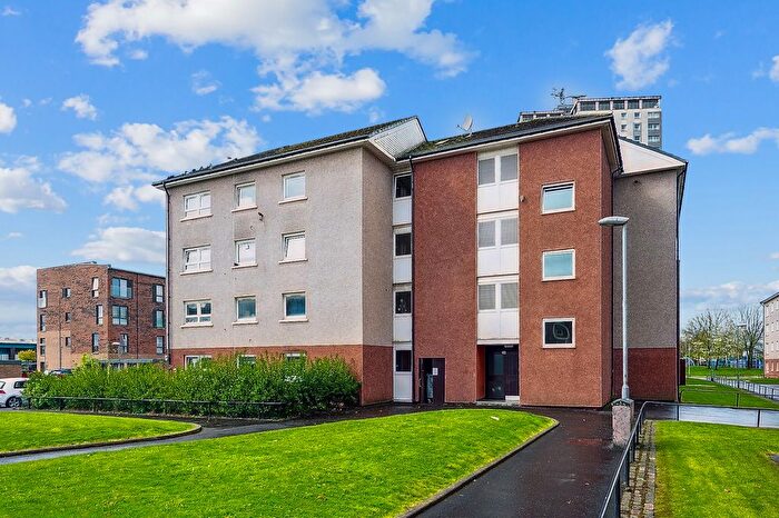 3 Bedroom Flat To Rent In Ferryden Court, Whiteinch, Glasgow, G14