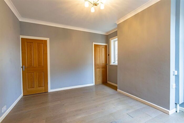 2 Bedroom Semi-Detached House For Sale In Brockwell Lane, Brockwell, Chesterfield, S40