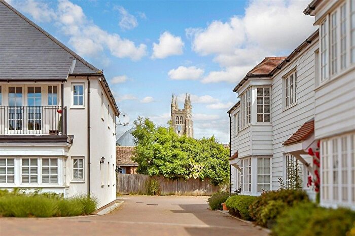 2 Bedroom Flat For Sale In Three Fields Road, Tenterden, Kent, TN30