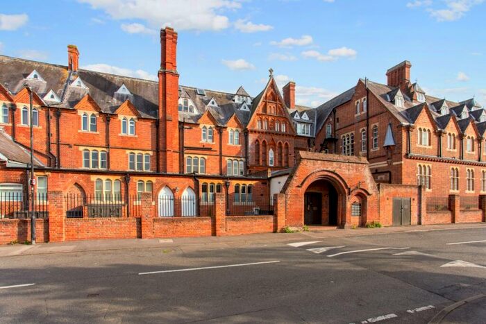 1 Bedroom Flat To Rent In Hatch Lane Windsor, SL4