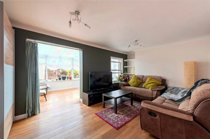 4 Bedroom Terraced House To Rent In Lockesfield Place, Isle Of Dogs, London, E14