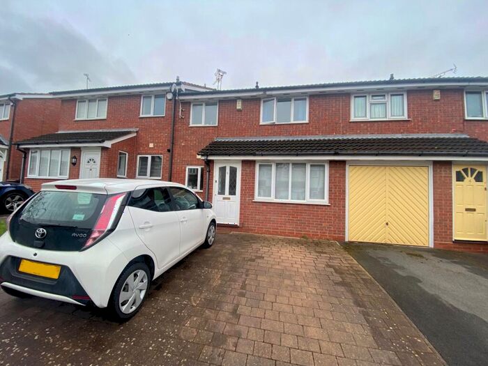 3 Bedroom House To Rent In £ Pppw Pppw Heron Drive, Lenton, NG7