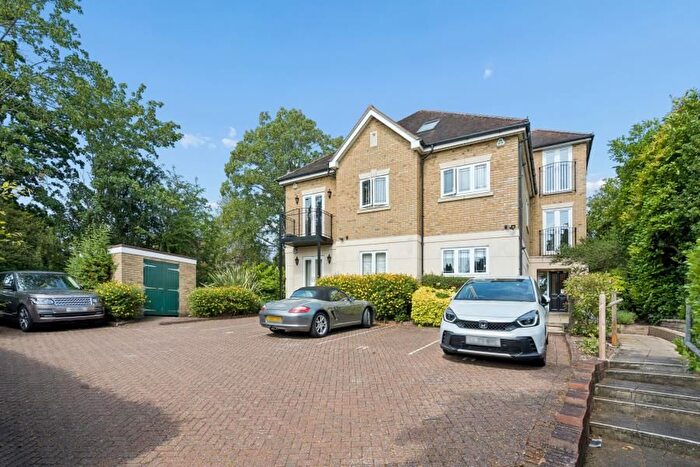 3 Bedroom Flat To Rent In Murray Road, Northwood, HA6