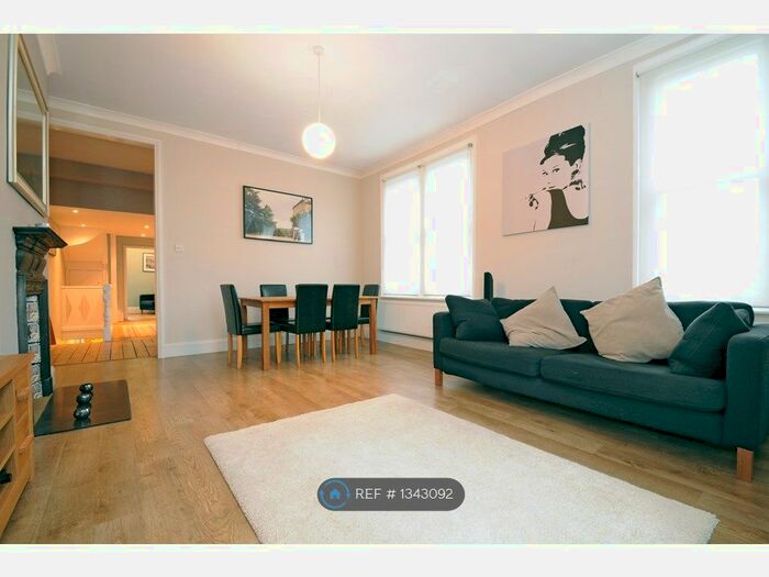 3 Bedroom Maisonette To Rent In Crescent Road, London, N22