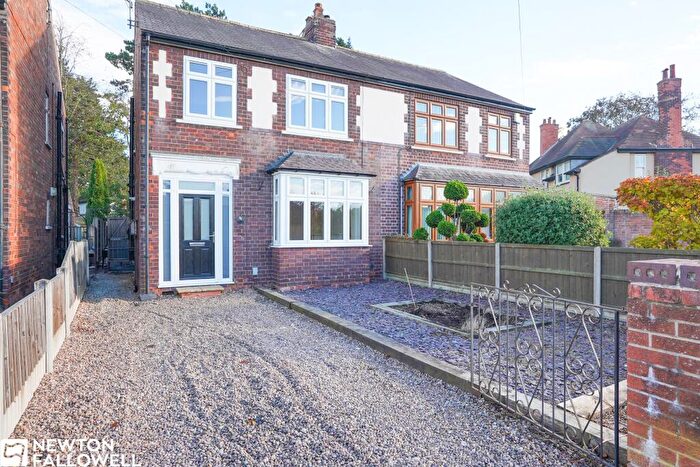3 Bedroom Semi-Detached House For Sale In Bigsby Road, Retford, DN22