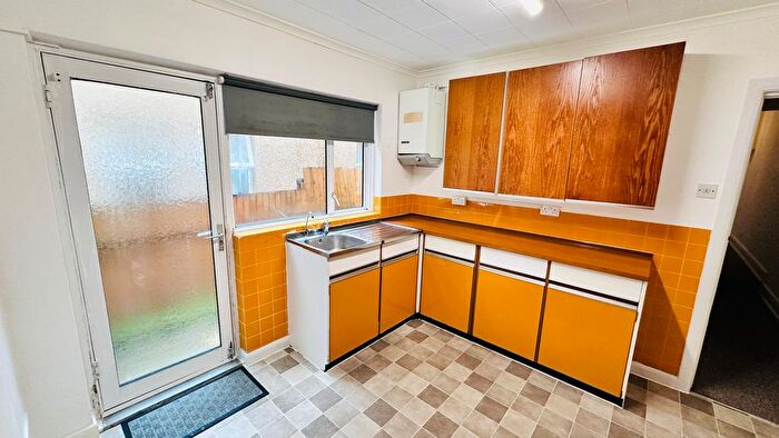 2 Bedroom Maisonette To Rent In Pinner Road, Harow, HA1