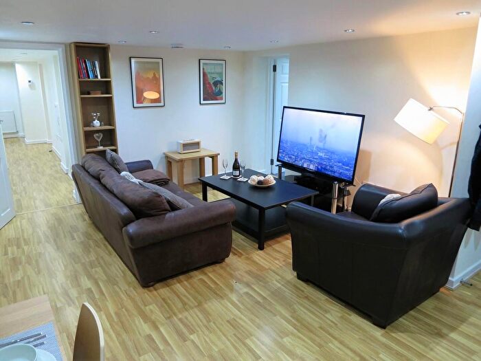 2 Bedroom Flat To Rent In Clyde Road, Didsbury, M20