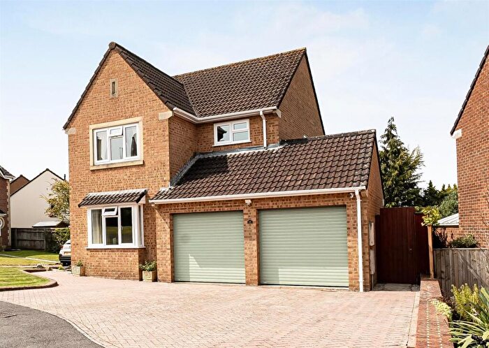 4 Bedroom Detached House For Sale In Neate Road, Devizes, SN10