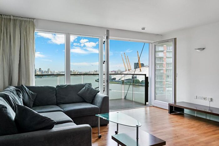 2 Bedroom Apartment To Rent In New Providence Wharf, Fairmont Avenue, E14