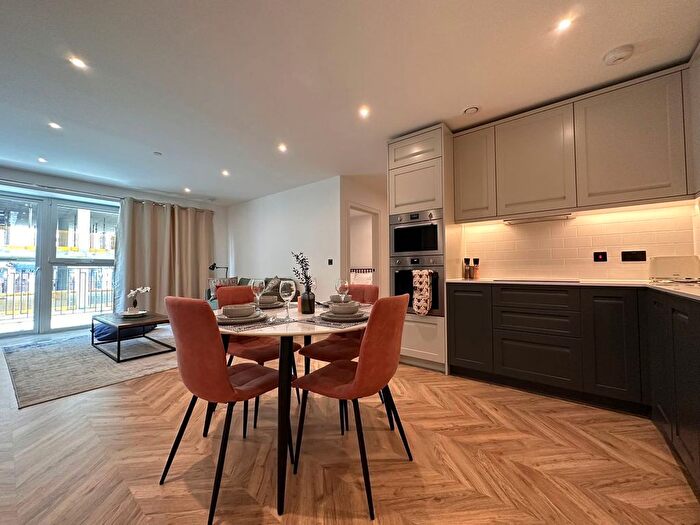 2 Bedroom Flat To Rent In Brook Street, Kingston Upon Thames, KT1