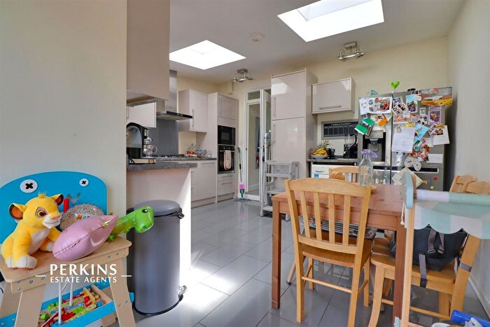 3 Bedroom End Terrace House For Sale In Southall, UB1