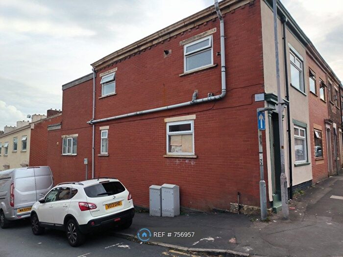 3 Bedroom Terraced House To Rent In Altom Street, Blackburn, BB1