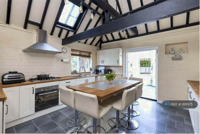 5 Bedroom Detached House To Rent In Queen Anne Farm, Guildford, GU4