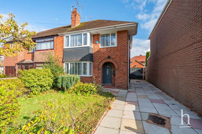 3 Bedroom Semi-Detached House For Sale In Leaway, Greasby, CH49