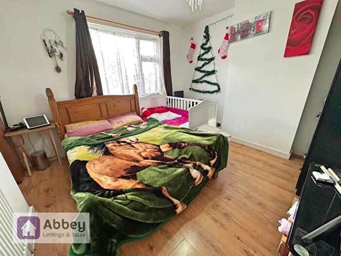 2 Bedroom Semi-Detached House For Sale In Anstey Lane, Leicester, LE4