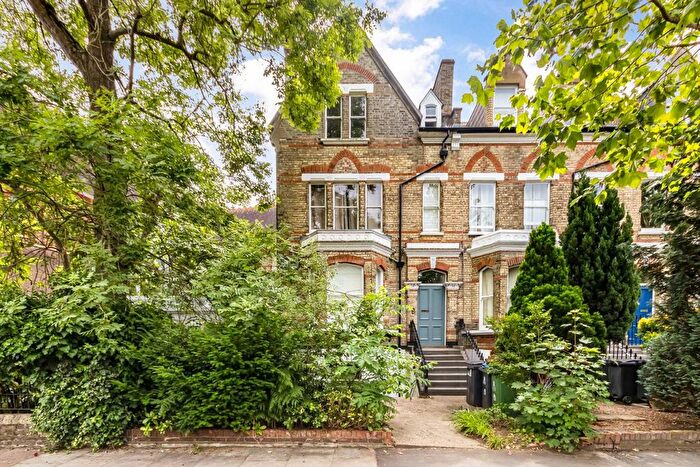 1 Bedroom Flat To Rent In Maple Road, Surbiton, KT6