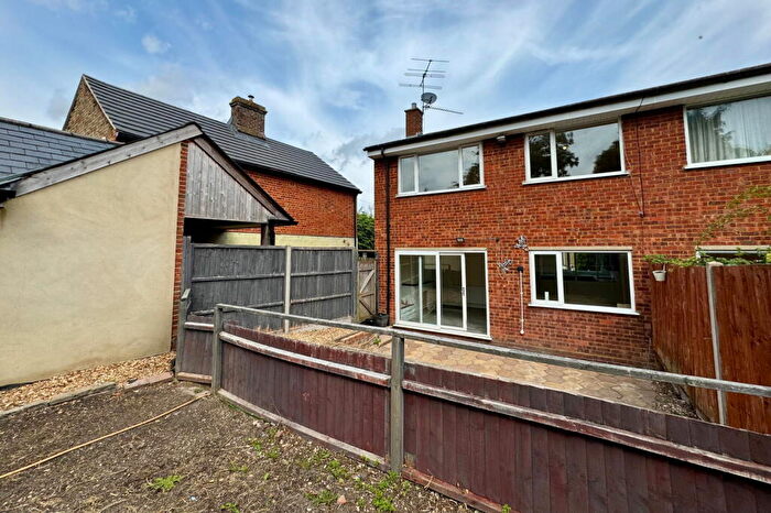 3 Bedroom Semi-Detached House To Rent In The Lane, Chalton, LU4